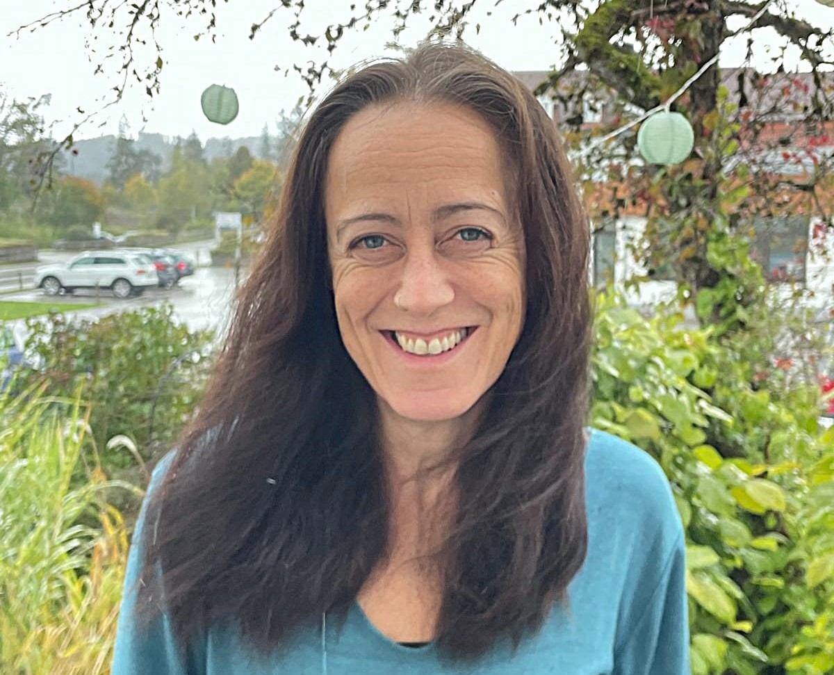 {title} - {subtitle}